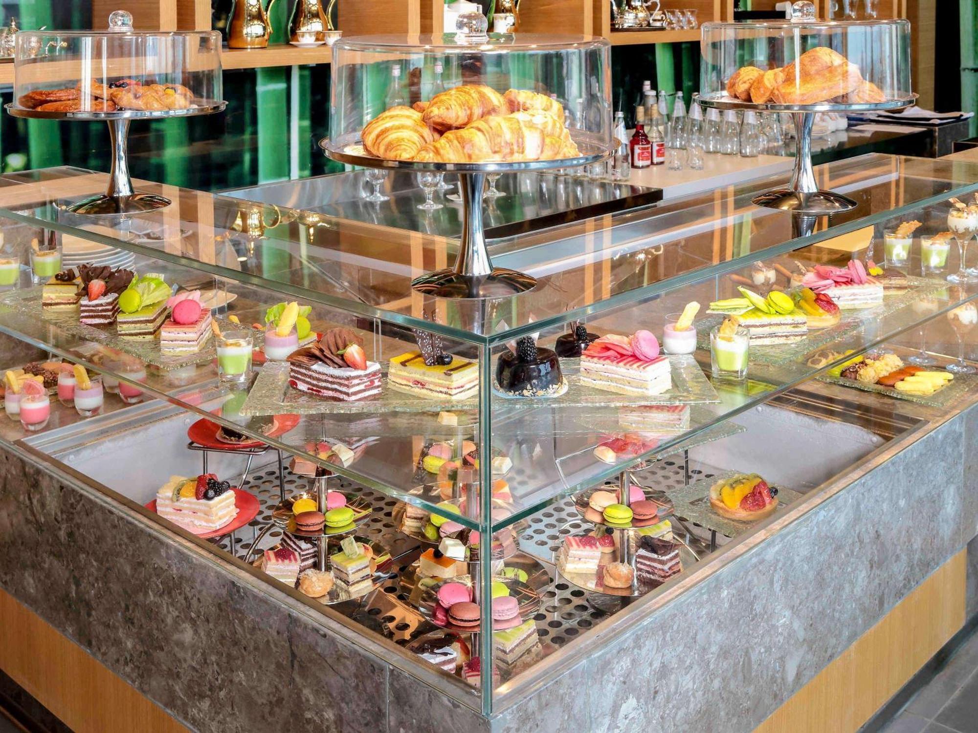Novotel Jazan Exterior photo A display case
