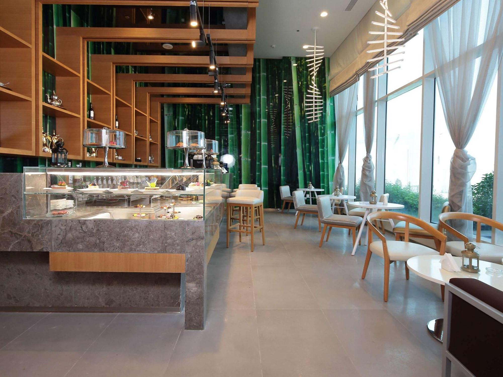 Novotel Jazan Exterior photo The interior of the restaurant