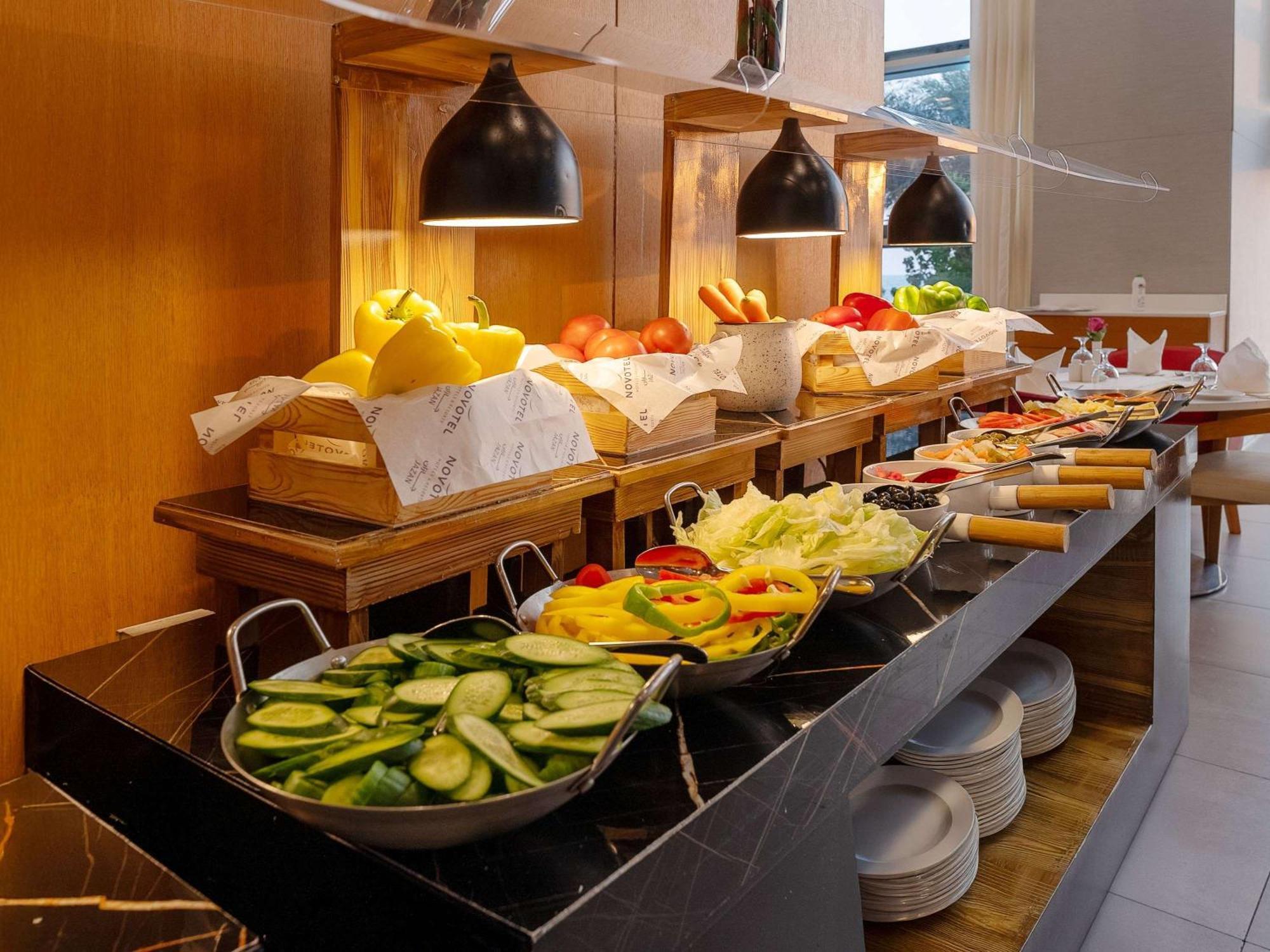 Novotel Jazan Exterior photo A salad bar